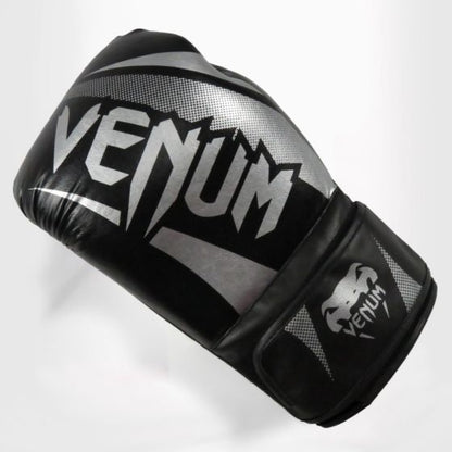 LUVA VENUM NEW CHALLENGER- BLACK/ SILVER